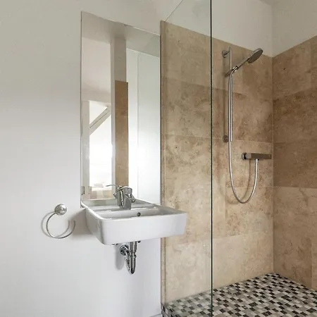 Daire 40 Qm-appartement Unterm Dach Der Haeselburg *