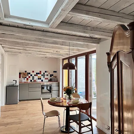 40 Qm-appartement Unterm Dach Der Haeselburg Gera