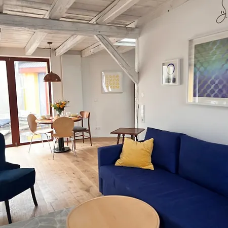 40 Qm-appartement Unterm Dach Der Haeselburg Apartment Gera