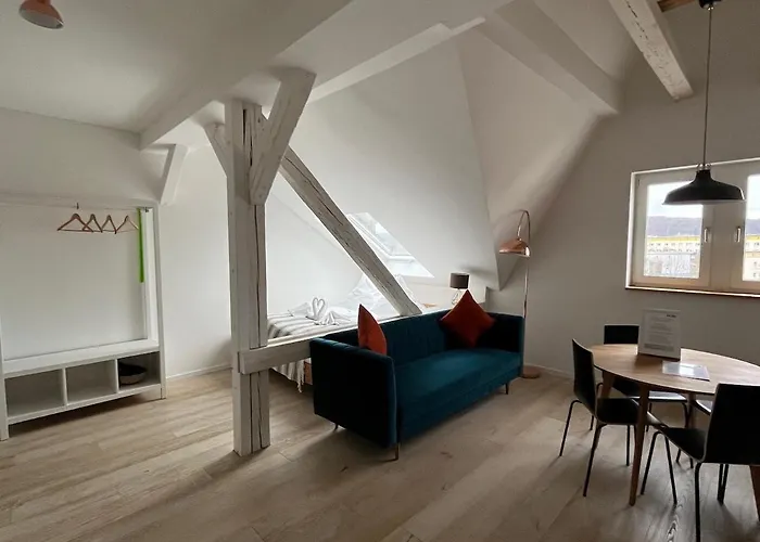 Daire 40 Qm-appartement Unterm Dach Der Haeselburg