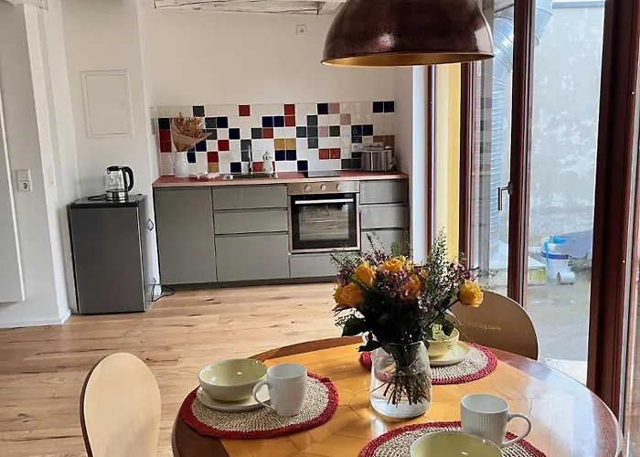 40 Qm-appartement Unterm Dach Der Haeselburg * Gera